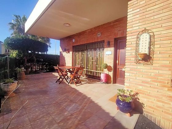 Foto 1 de Xalet en venda a Oliva Playa de 3 habitacions amb terrassa