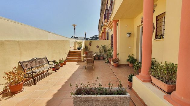 Foto 2 de Venta de casa en Capellanía - Retamar de 3 habitaciones con terraza y piscina