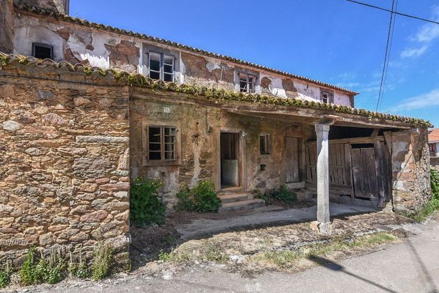Foto 2 de Casa rural en venda a Carballo de 1 habitació i 406 m²