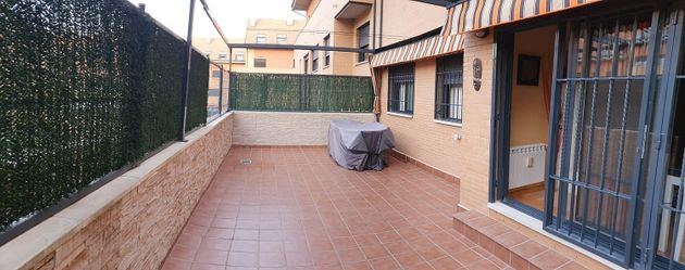 Foto 2 de Piso en venta en Méntrida de 2 habitaciones con terraza y piscina