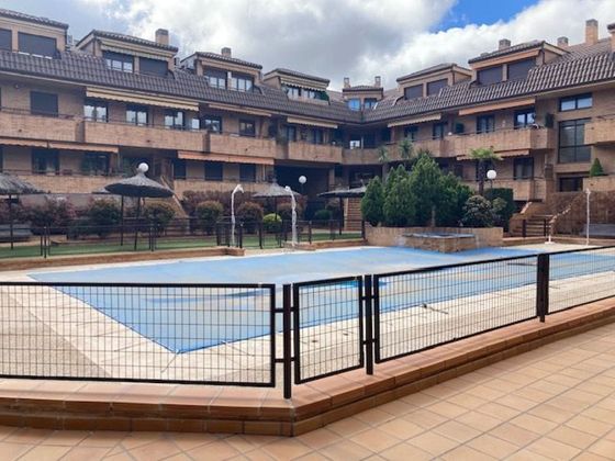 Foto 2 de Pis en venda a Brunete de 3 habitacions amb terrassa i piscina