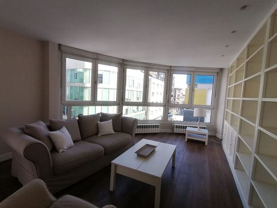 Foto 2 de Alquiler de piso en Ensanche de 2 habitaciones con garaje y muebles