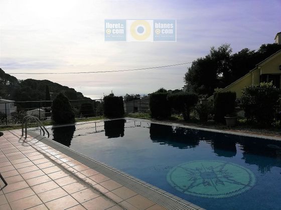 Foto 1 de Venta de chalet en Tossa De Mar de 6 habitaciones con terraza y piscina