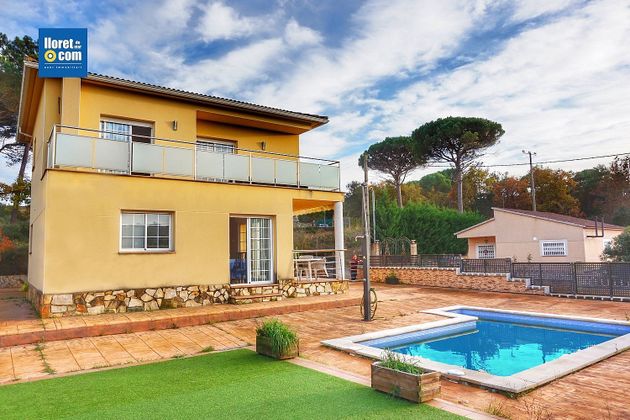 Foto 2 de Xalet en venda a Vidreres de 5 habitacions amb terrassa i piscina