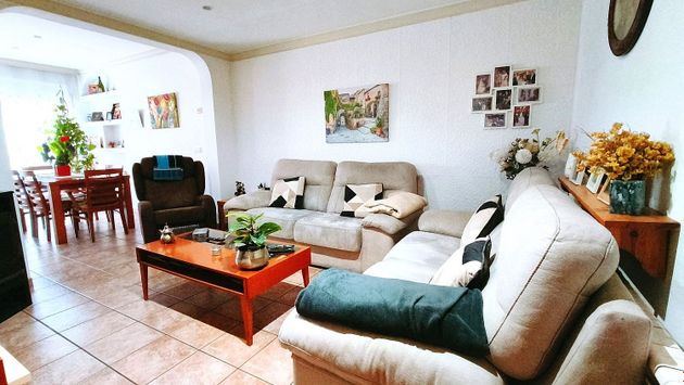 Foto 2 de Casa en venta en Els Pins de 5 habitaciones con terraza y jardín