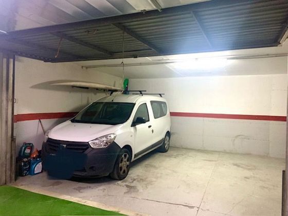 Foto 2 de Venta de garaje en calle Dels Olivers de 39 m²