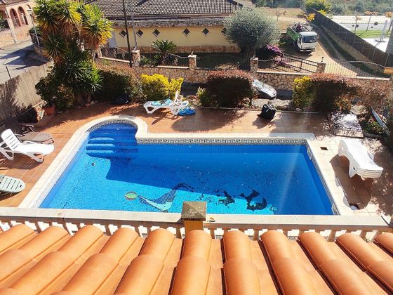 Foto 2 de Venta de chalet en Tordera de 4 habitaciones con terraza y piscina