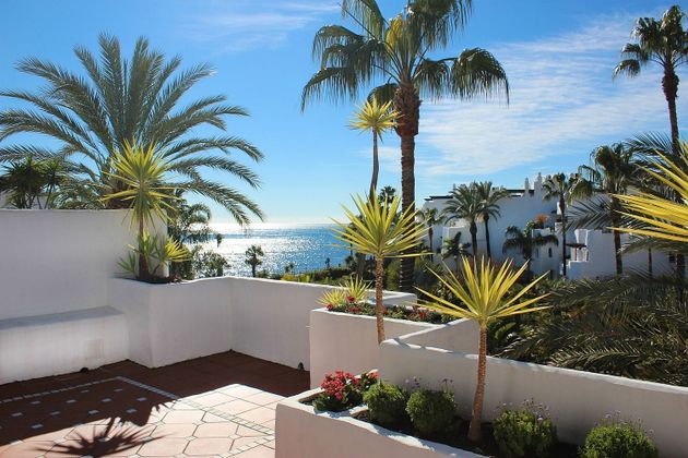 Foto 1 de Àtic en venda a Puerto Banús de 5 habitacions amb terrassa i piscina