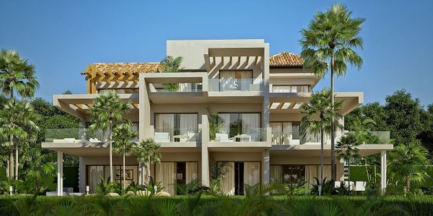 Foto 1 de Venta de dúplex en Benahavís de 4 habitaciones con terraza y piscina