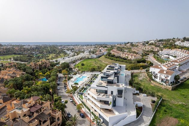 Foto 1 de Venta de ático en Paraíso - Atalaya- Benamara de 2 habitaciones con terraza y piscina