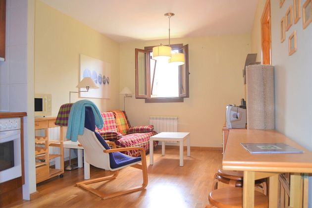 Foto 2 de Alquiler de piso en Sallent de Gállego de 2 habitaciones con garaje y muebles