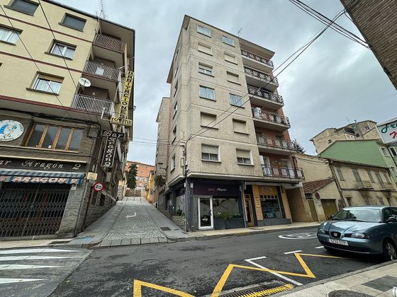 Foto 1 de Piso en venta en calle Coli Escalona Leonardo de 4 habitaciones con terraza y calefacción