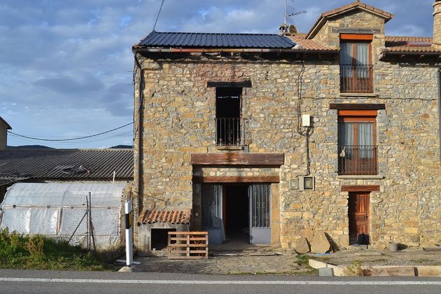 Foto 1 de Casa adossada en venda a barrio D'a Posada de 2 habitacions amb jardí i calefacció