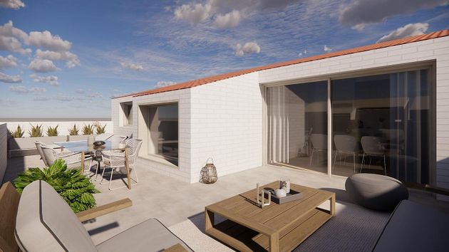 Foto 1 de Dúplex en venta en Centre - Castellar del Vallès de 3 habitaciones con terraza y piscina