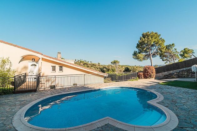 Foto 1 de Venta de chalet en Caldes de Montbui de 9 habitaciones con terraza y piscina