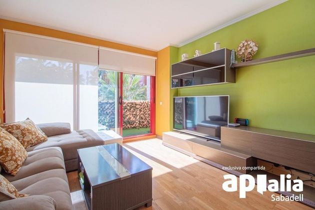 Foto 2 de Piso en venta en Serraparera de 2 habitaciones con terraza y piscina