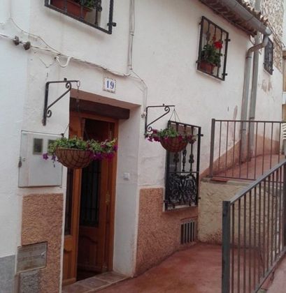 Foto 1 de Casa en venda a Teresa de Cofrentes de 4 habitacions amb balcó
