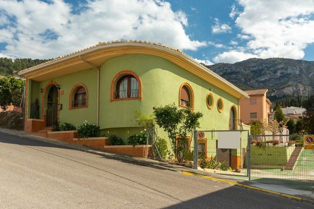 Foto 1 de Casa en venda a Beniatjar de 3 habitacions amb garatge i aire acondicionat