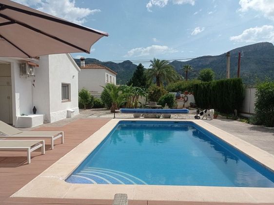 Foto 2 de Chalet en venta en Ador de 3 habitaciones con terraza y piscina