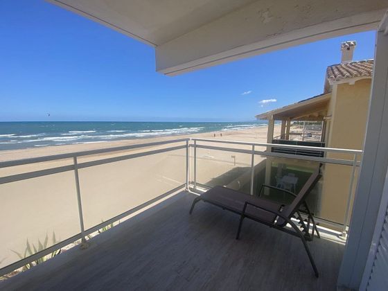 Foto 1 de Pis en venda a Oliva Playa de 3 habitacions amb garatge i balcó
