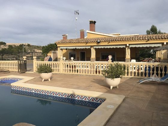Foto 2 de Casa en venda a Crevillent de 7 habitacions amb terrassa i piscina