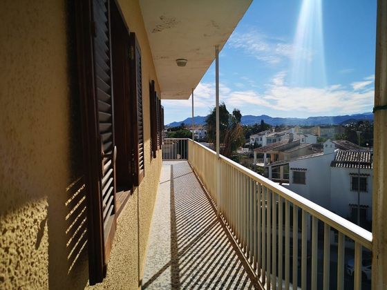 Foto 2 de Pis en venda a Oliva Playa de 3 habitacions amb balcó