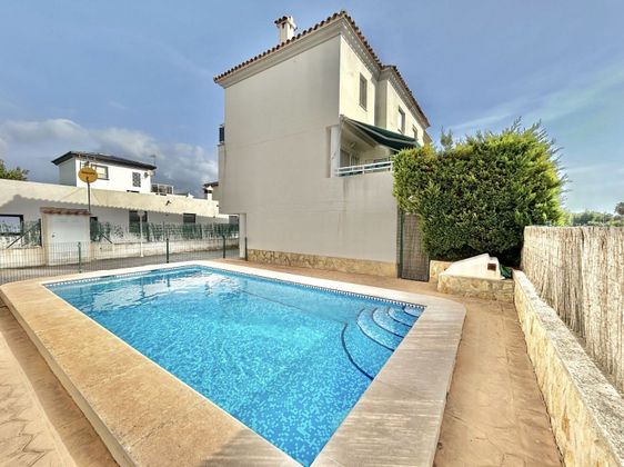 Foto 1 de Casa en venda a Oliva Playa de 3 habitacions amb terrassa i piscina