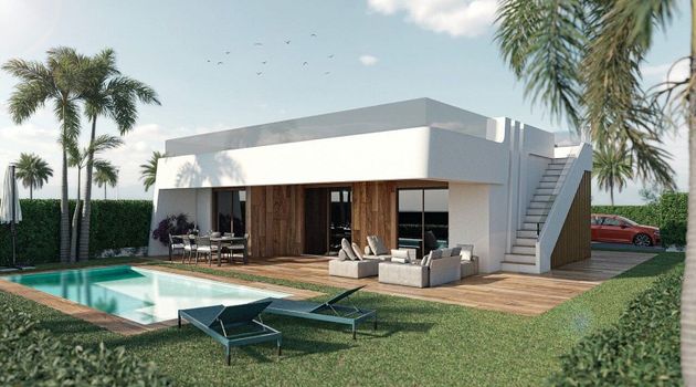 Foto 2 de Casa en venta en Alhama de Murcia de 4 habitaciones con piscina y garaje