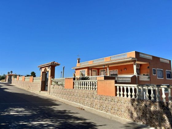 Foto 2 de Casa en venda a Benigánim de 5 habitacions amb piscina i garatge