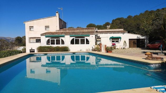 Foto 1 de Casa en venda a Real de Gandía de 4 habitacions amb piscina i aire acondicionat