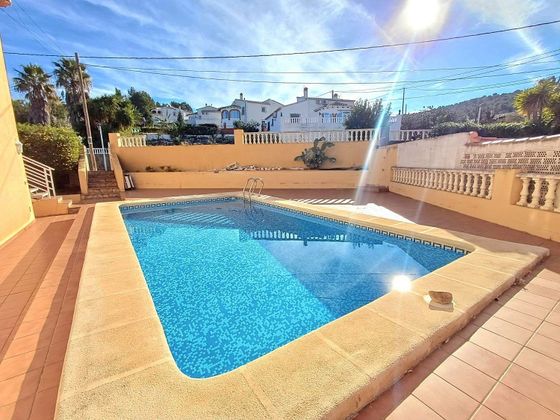 Foto 1 de Piso en venta en Oliva pueblo de 2 habitaciones con terraza y piscina