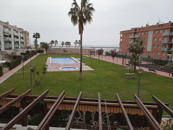 Foto 1 de Piso en venta en Pla de Sant Pere-Les Salines de 4 habitaciones con terraza y piscina
