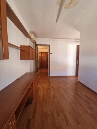Foto 2 de Piso en venta en La Torrassa de 2 habitaciones con aire acondicionado y calefacción