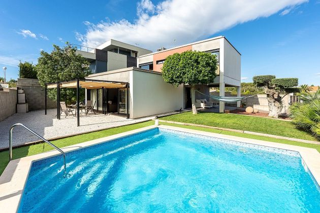 Foto 2 de Xalet en venda a Cap Salou de 3 habitacions amb terrassa i piscina