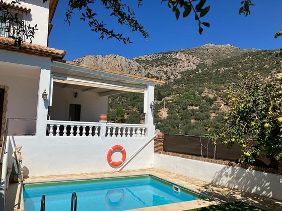 Foto 2 de Xalet en venda a Alfarnatejo de 2 habitacions amb terrassa i piscina
