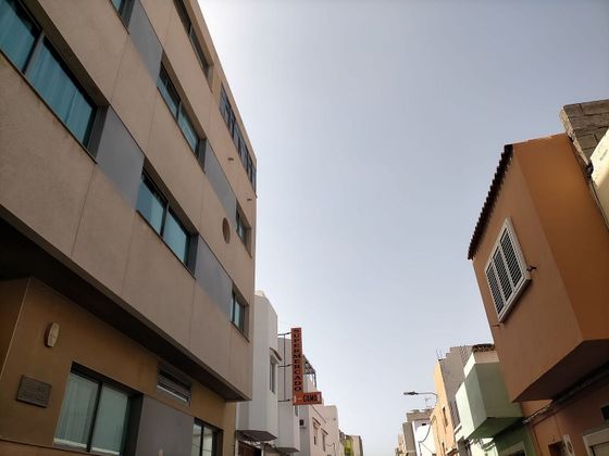 Foto 1 de Pis en venda a Vecindario centro-San Pedro Mártir de 3 habitacions amb garatge i balcó