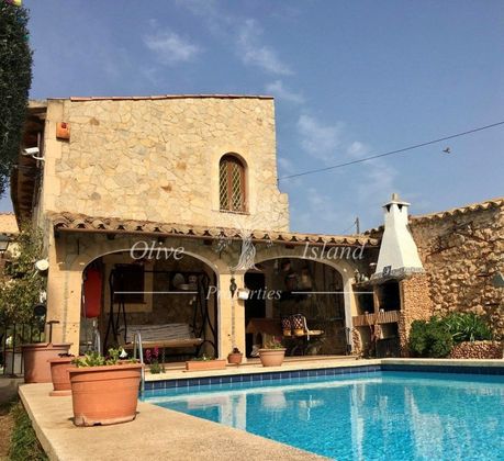 Foto 2 de Casa en venda a Santa María del Camí de 5 habitacions amb piscina