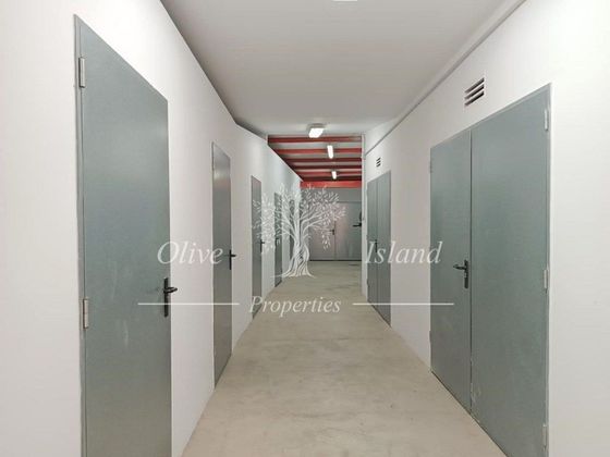 Foto 1 de Garatge en venda a Arxiduc - Bons Aires de 169 m²