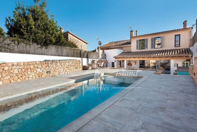 Foto 1 de Casa en venda a calle De la Rectoria de 4 habitacions amb terrassa i piscina