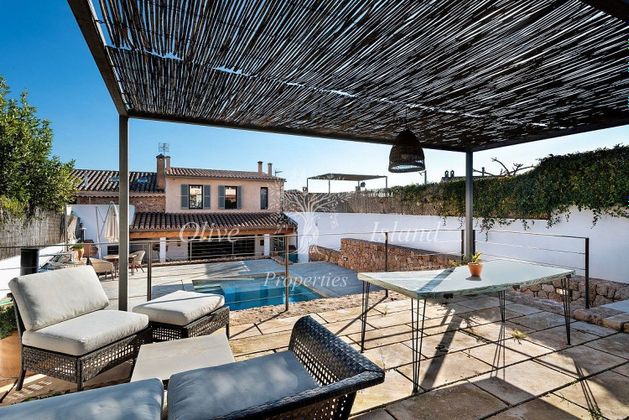 Foto 2 de Casa en venta en calle De la Rectoria de 4 habitaciones con terraza y piscina