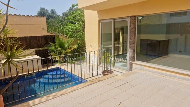 Foto 1 de Casa en venta en calle De Sor Joana Porcel de 3 habitaciones con terraza y piscina