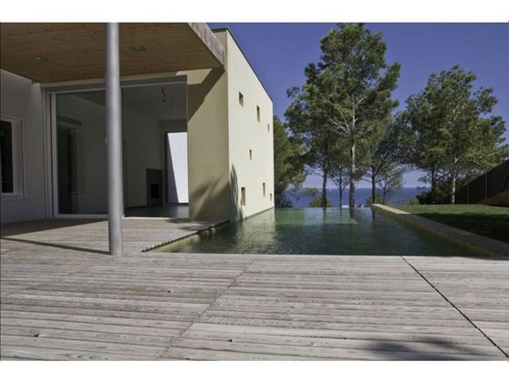 Foto 1 de Casa en venta en Sa Riera - Sa Fontansa de 5 habitaciones con piscina y jardín