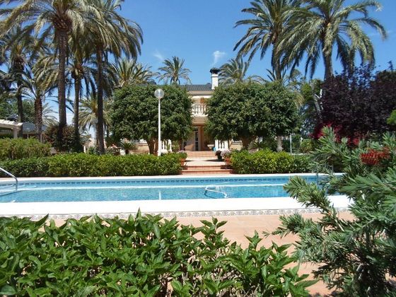 Foto 2 de Xalet en venda a La Portalada de 5 habitacions amb terrassa i piscina