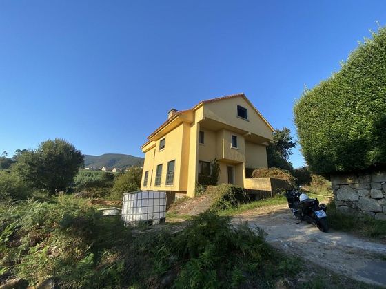 Foto 1 de Casa adossada en venda a Baiona de 4 habitacions amb terrassa i garatge