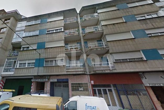 Foto 1 de Venta de piso en Vilagarcía de 2 habitaciones con terraza