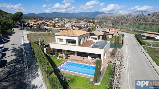 Foto 2 de Venta de chalet en Cardedeu de 5 habitaciones con terraza y piscina