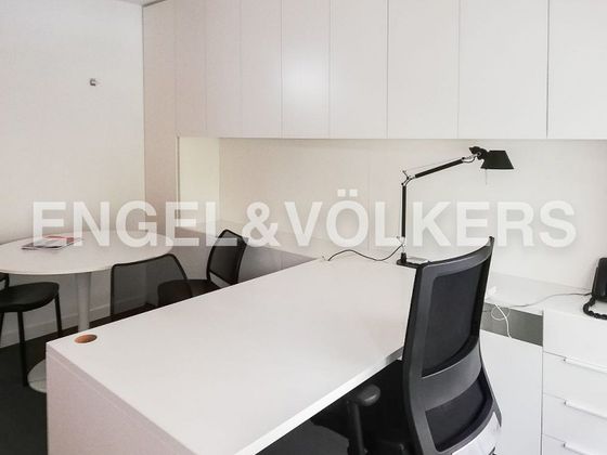 Foto 2 de Alquiler de oficina en El Pilar de 300 m²