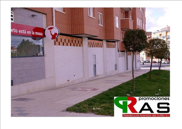 Foto 1 de Alquiler de local en calle Agustín Rodríguez Sahagún de 123 m²
