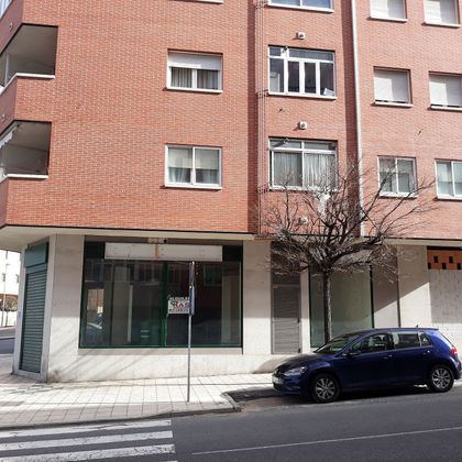 Foto 2 de Alquiler de local en calle Agustín Rodríguez Sahagún de 300 m²