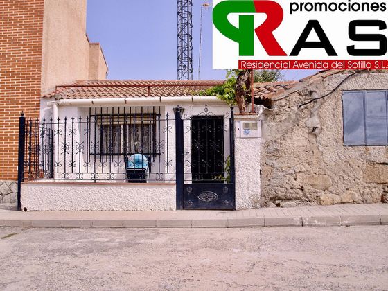Foto 1 de Casa adossada en venda a calle Nueva de 2 habitacions amb terrassa i calefacció